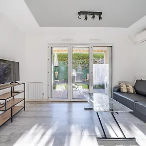 https://charmant-cagnes-sur-mer.fr-provencehotel.com